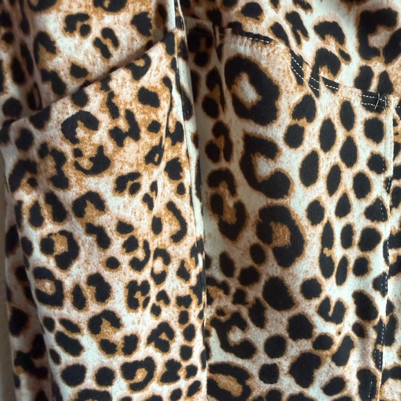 Leopard & Black Leggings Bundle (2 Pairs) - Picture 5 of 6